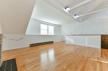 Building Photo - 99 W Springfield St