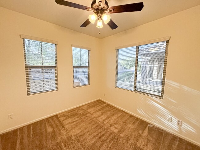 Building Photo - 27283 N 75th Dr