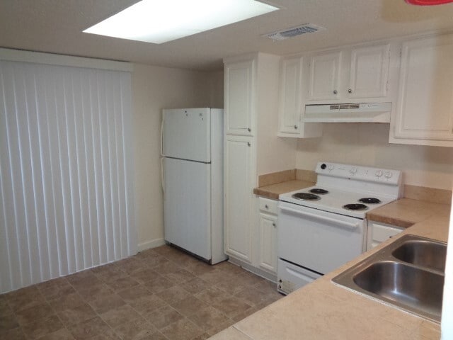 Building Photo - 701 Foster Dr