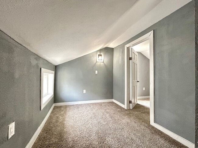 Building Photo - Three Bedroom Home in Muskegon