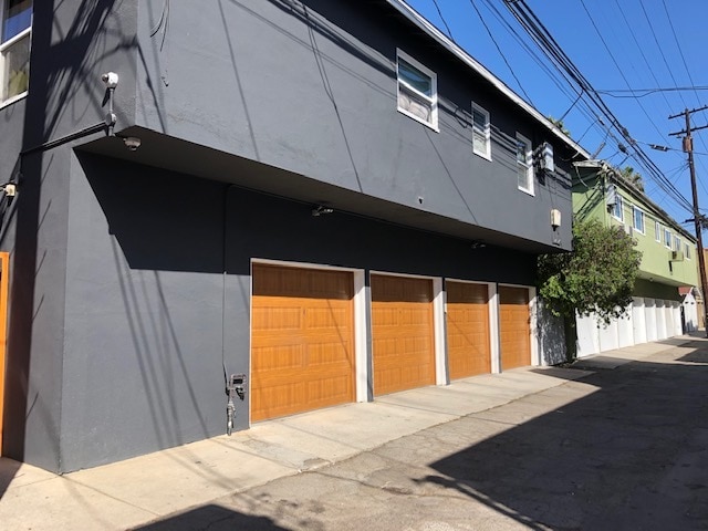 Building Photo - 1334 E 1st St