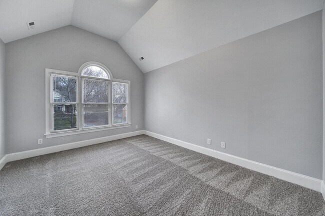 Building Photo - Spacious Four Bedroom Home!
