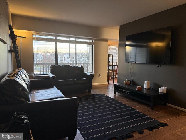 Building Photo - 9563 Battery Heights Blvd