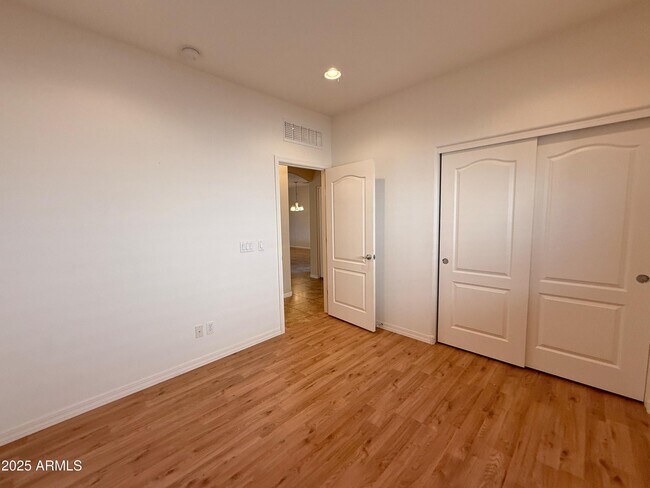 Building Photo - 7911 S 50th Ln