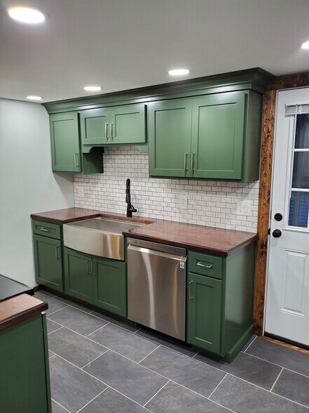 Primary Photo - 189 E 2nd St