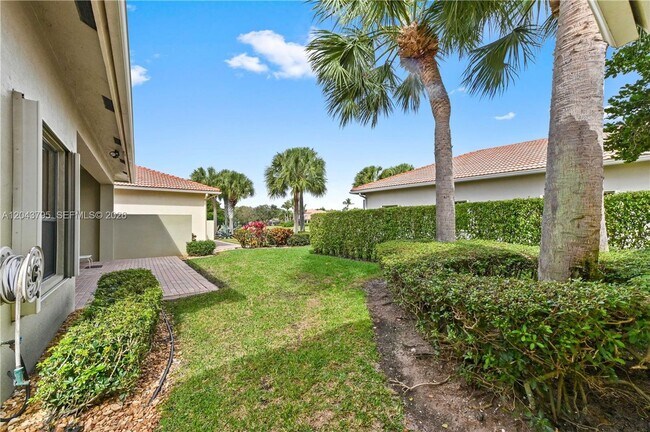 Building Photo - 6823 Fabiano Cir