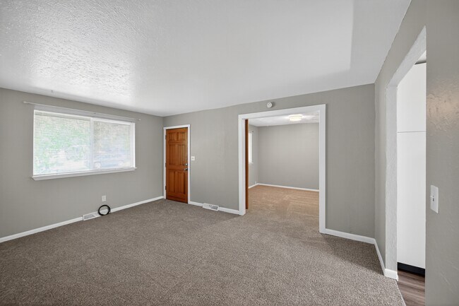 Building Photo - 26 Newland Ct