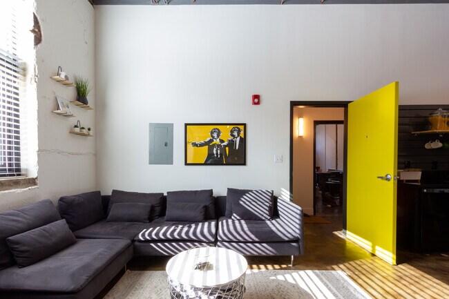 Building Photo - 676 Marshall Ave