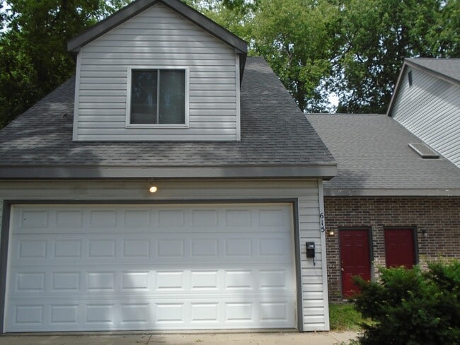 Building Photo - 615 N 4th St