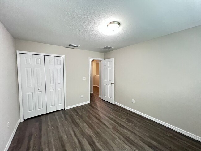 Building Photo - AWESOME 3 BD/2BA Home in Ocala!! Ready for Move-In