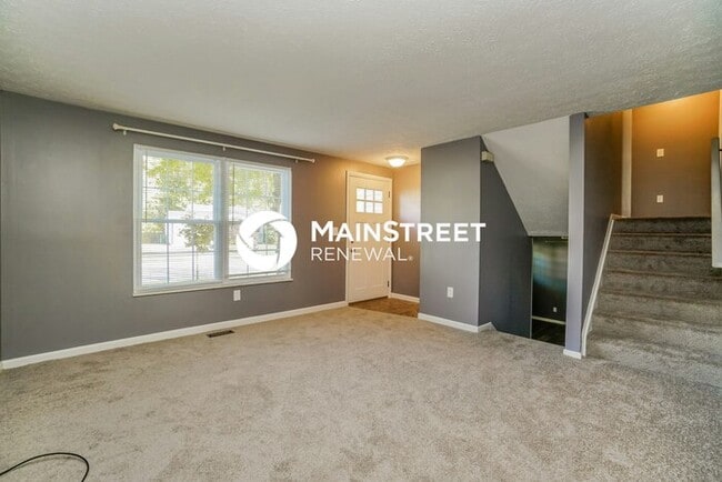 Building Photo - 3 Bedroom Pet-Friendly Home in COLUMBUS, OH with Main Street Renewal