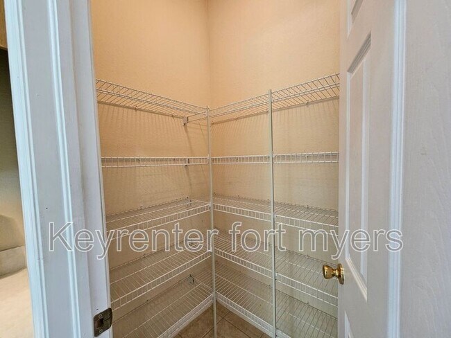 Building Photo - 2514 55th St SW