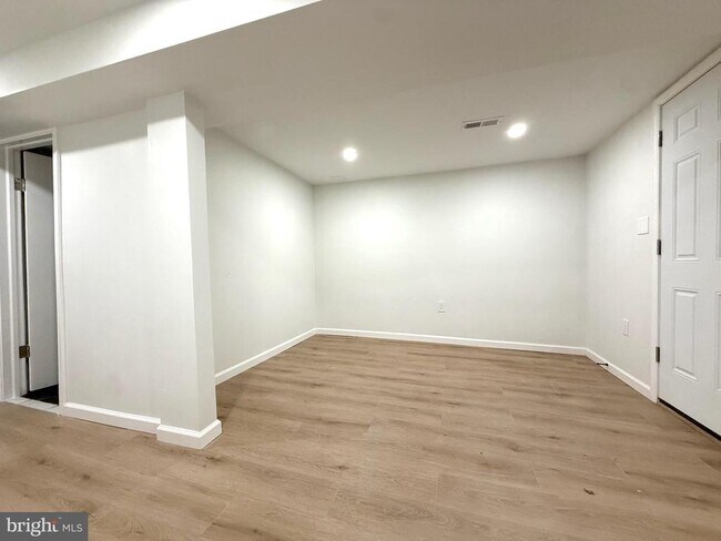 Building Photo - 5326 9th St NW