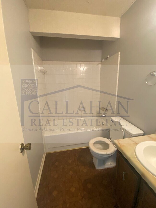 Building Photo - NLR 3 Bedroom Home