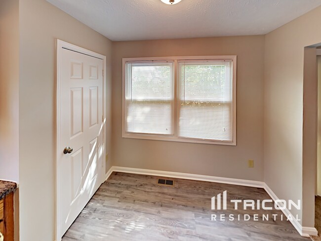 Building Photo - 3149 Sextant Dr