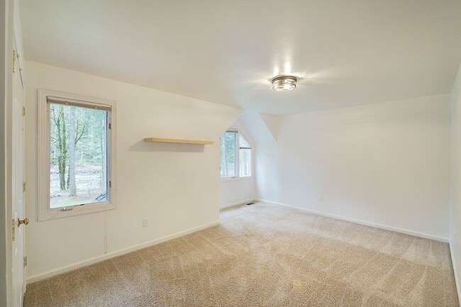 Building Photo - 4bd/3.5ba North Bend Home