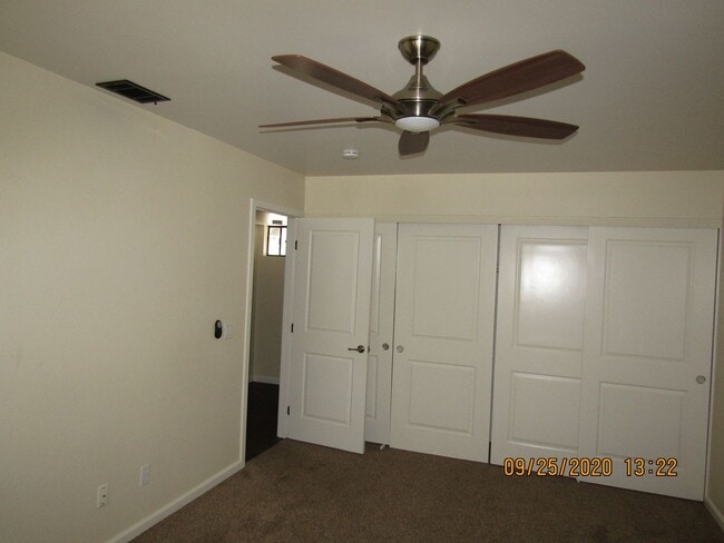 Building Photo - Updated Knollwood Meadows Two Story Condo ...