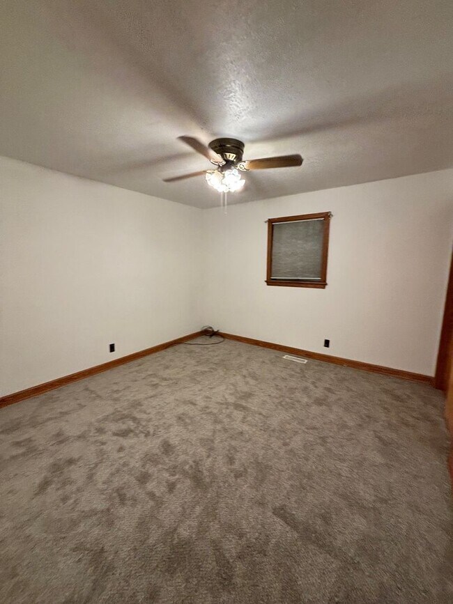 Building Photo - 903 N Audubon Ave