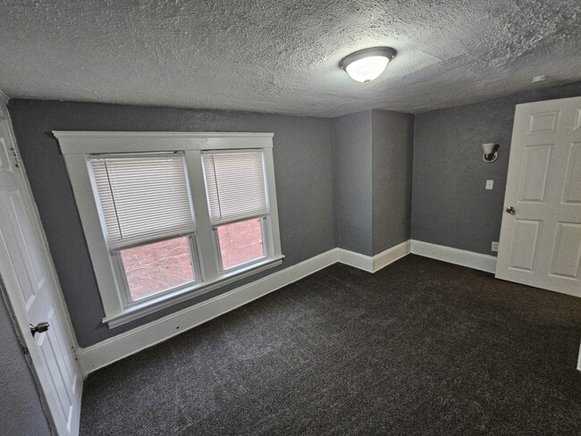 Building Photo - 17005 Grovewood Ave