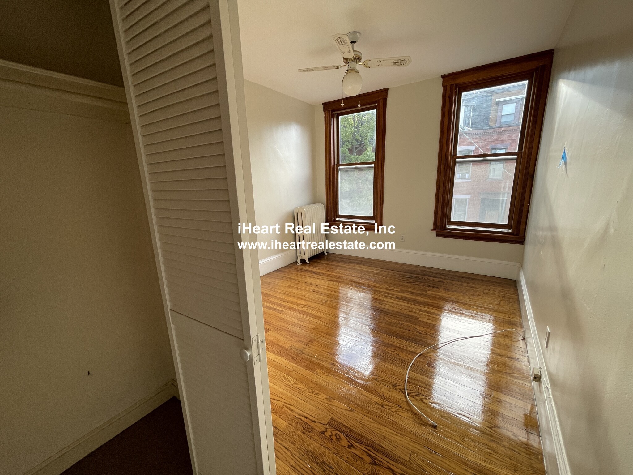 Building Photo - 338 K St