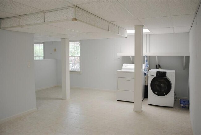 Building Photo - 1407 Independence Way