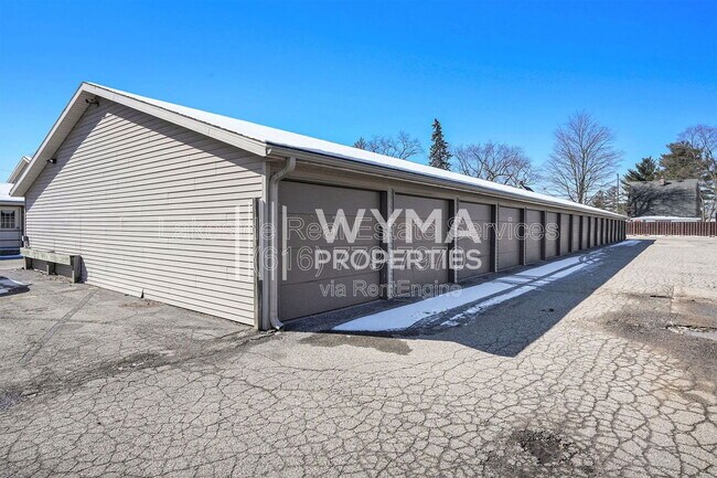 Building Photo - 2914 Earle Ave SW