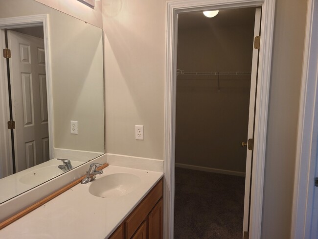 Building Photo - Two Bedroom Townhome in The Townes at Buck...