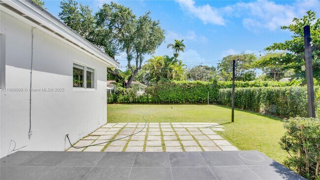 Building Photo - 5711 Marius St