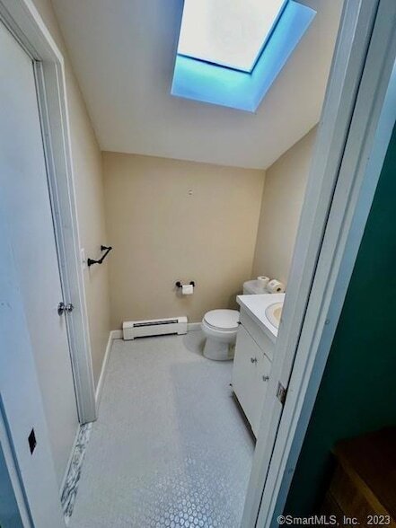 Building Photo - 71 High Point Rd