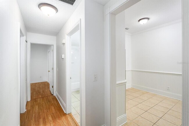 Building Photo - 295 Fareham Dr