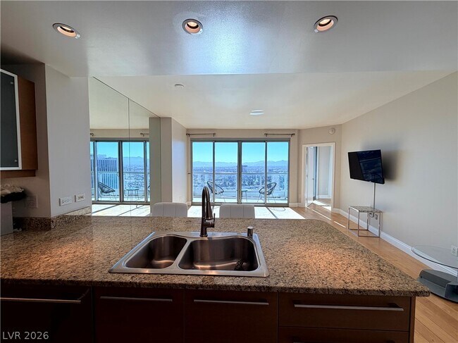 Building Photo - 322 Karen Ave