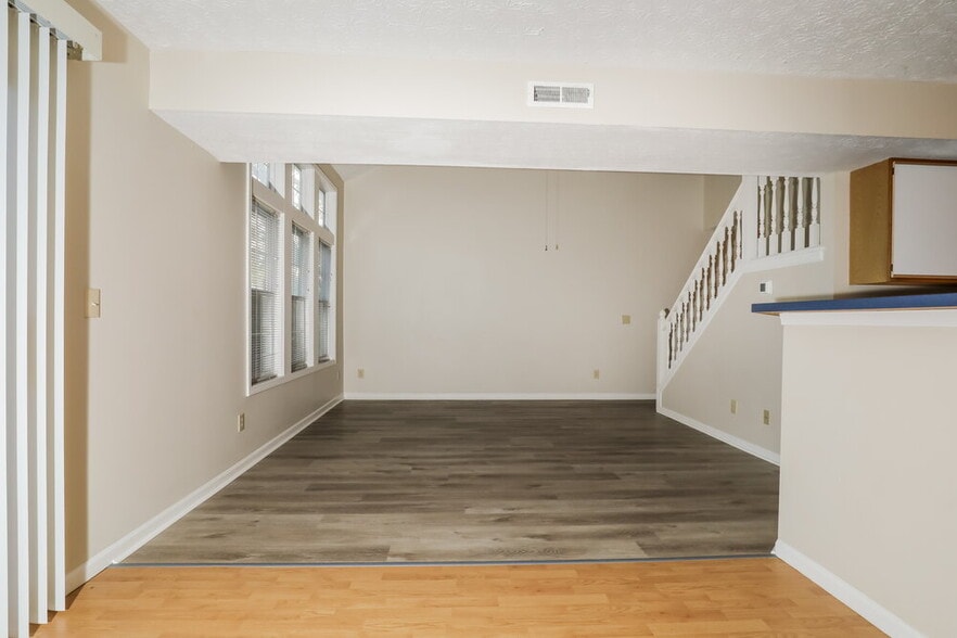 Building Photo - 1541 Brookfield Cir