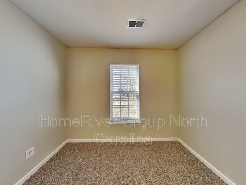 Building Photo - 2152 Burton Run Rd