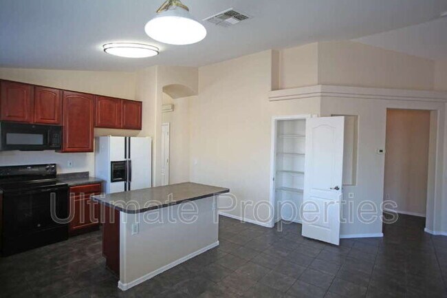 Building Photo - 21883 W Cocopah St
