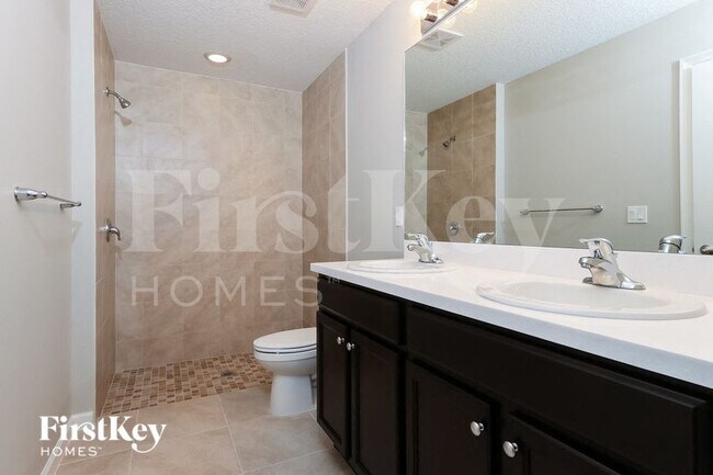 Building Photo - 1992 SW Sunglow St