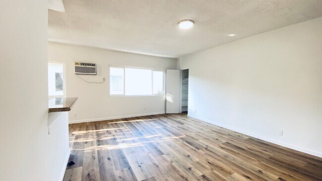 Interior Photo - 5664 Fair Ave