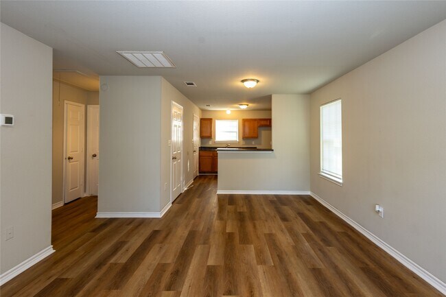 Building Photo - 4120 Brandon Ave