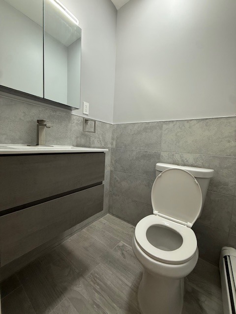 Building Photo - 982 Dumont Ave