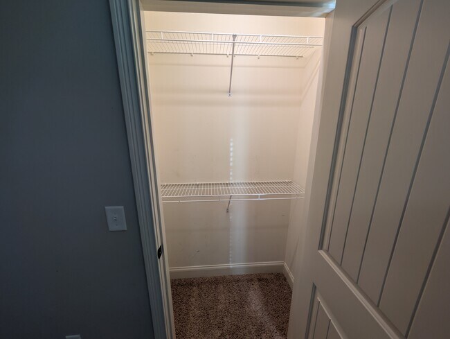 Building Photo - 903 Tanager Pl