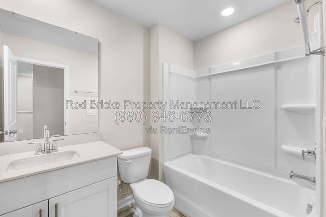 Building Photo - 3670 Backwater St