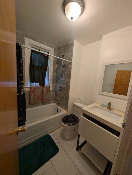 Building Photo - 240 Timon St