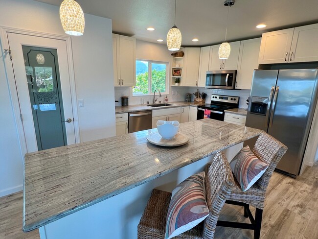 Building Photo - 451 Lanae Way