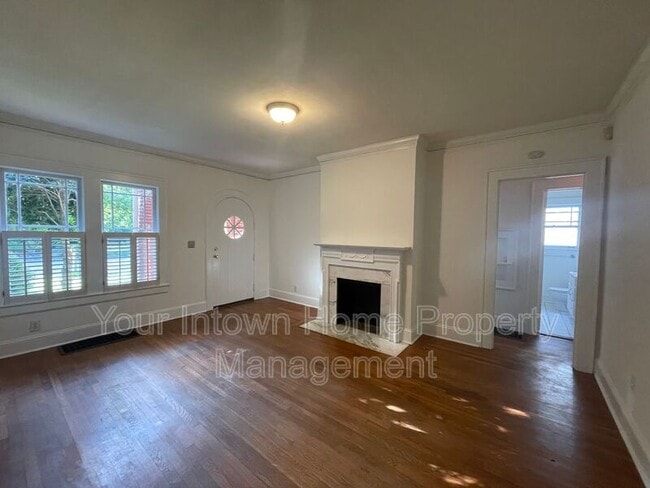 Building Photo - 506 Page Ave NE