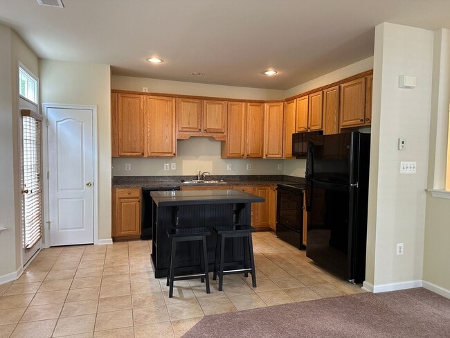 Building Photo - 214 Kintyre Ln