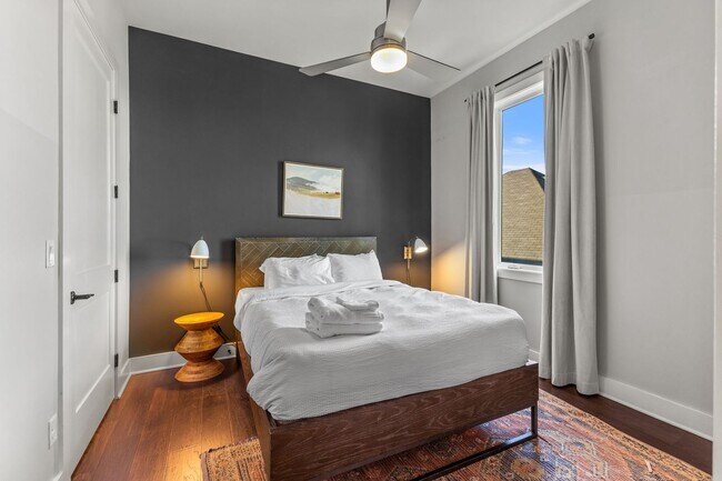 Building Photo - 1224 2nd Ave S