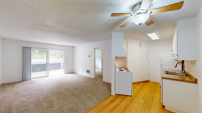 Primary Photo - 1823 Lincoln Ave