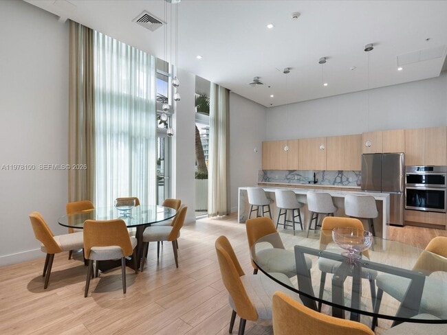 Building Photo - 90 SW 3rd St