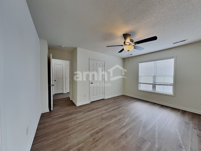 Building Photo - 201 Charlotte Ct