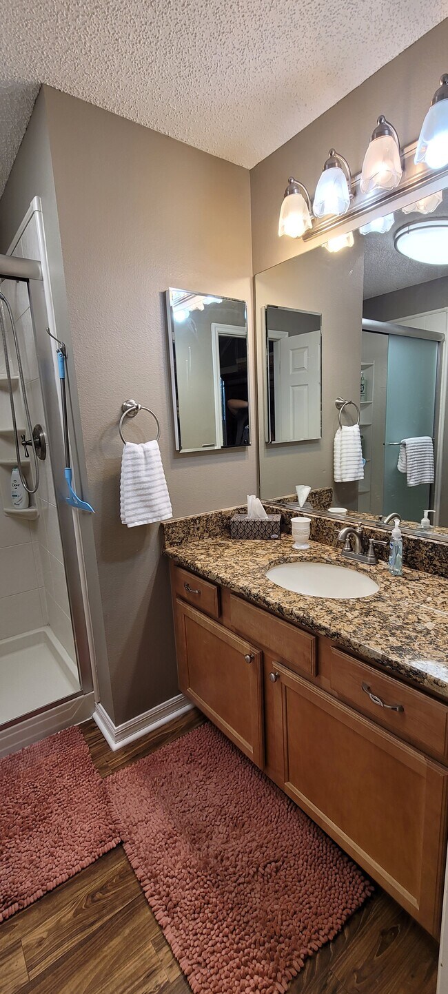 Building Photo - 1267 Mount Vernon Way