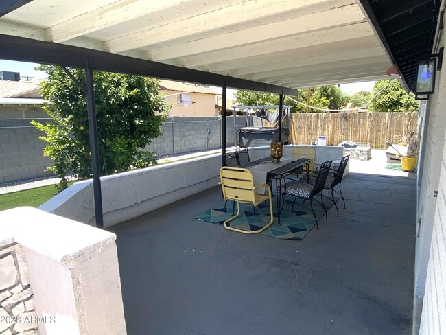 Building Photo - 4627 W Rose Ln